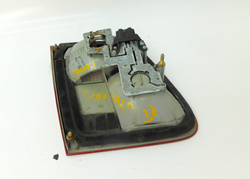 MERCEDES W210 LIFT KOMBI 2.2 CDI 01r LAMPA Z KLAPY PRAWY TYŁ A2109206064