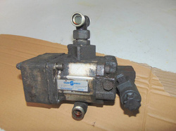 MERCEDES 1824 ECONIC POMPA HYDRAULIKI SAUER BIBUS