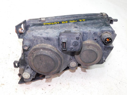 VW PASSAT B5 1.6 97r - LAMPA PRAWY PRZÓD
