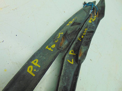 FORD FOCUS MK1 1.8TDDI 02r ŚLIZGI ZDERZAKA PRZÓD