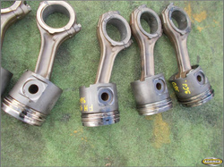 VOLVO FH12 380 96r - TŁOK Z KORBOWODEM