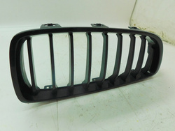 BMW 4 F32 F36 NERKA ATRAPA CHŁODNICY KRATKA PRAWA PRZÓD ORI 7294817 CZARNA 