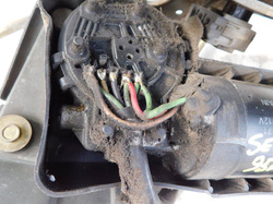 NISSAN SERENA 1995r MECHANIZM WYCIERACZEK
