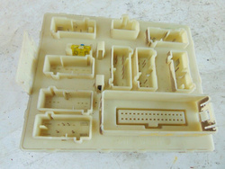 FORD FOCUS Mk1 2.0 USA 06R SKRZYNKA BEZPIECZNIKÓW