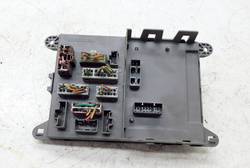 LR FREELANDER I 03r 2.0TD4 SKRZYNKA BEZPIECZNIKÓW 518668702 YQE000341