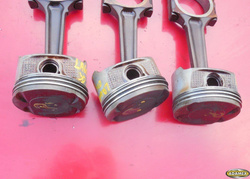 RENAULT LAGUNA II 3.0 V6 01r - TŁOK Z KORBOWODEM