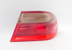 MERCEDES W210 LIFT SEDAN 2.2 CDI 01r LAMPA PRAWY TYŁ A2108203464