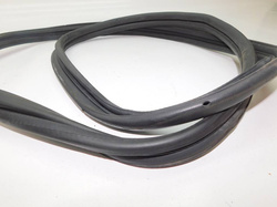 VOLVO S60 I 2002r USZCZELKA KLAPY TYŁ