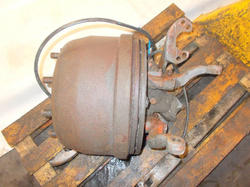 VOLVO FH12 380 1996r ZWROTNICA PIASTA LEWY PRZÓD