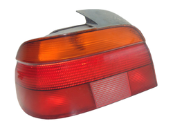 BMW E39 523 2.5 170KM 97r LAMPA TYŁ LEWY