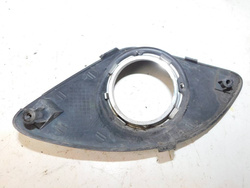 KIA CEED I 1.6CRDI 08r HB 5D - RAMKA HALOGENU LEWA