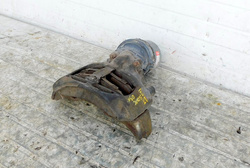 MERCEDES ECONIC 957.661 03r ZACISK LEWY TYŁ 3 OŚ 