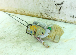 HONDA CIVIC VII 1.4 02r ZAMEK DRZWI PRAWY TYŁ