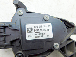 CHEVROLET ORLANDO I 12r 2.0D PEDAŁ POTENCJOMETR GAZU 13253781