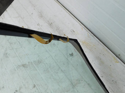 DISCOVERY III L319 04r SZYBA PRZEDNIA CZOŁOWA