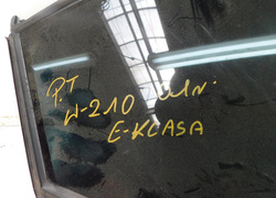 MERCEDES W210 LIFT KOMBI 2.7 01r SZYBA PRAWY TYŁ 