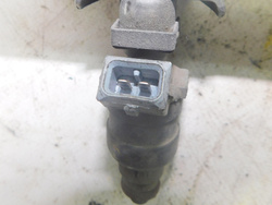 AUDI A4 B5 1.6 94-01 LISTWA WTRYSKOWA WTRYSKIWACZE 