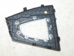 BMW F20 120i 18r 5D RAMKA OSŁONA ZAŚLEPKA WYBIERAKA SKRZYNI BIEGÓW 