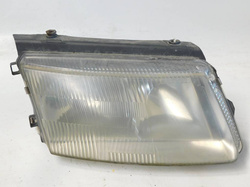 VW PASSAT B5 99r KOMBI LAMPA PRAWY PRZÓD