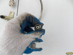 SSANGYONG FAMILY 2.5D 1994r  PODNOSNIK  LEWY TYL