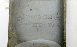 MERCEDES ML W163 2.7CDI 00r LISTWA DRZWI LEWY TYŁ 1636900362