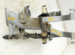 AUDI 80 B4 94r PEDAŁY HAMULCA SPRZĘGŁA PODSTAWA 8A0721115 