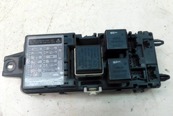 VOLVO V40 S40 1.9D 02r SKRZYNKA BEZPIECZNIKÓW 30889989