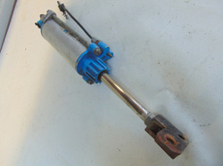 IVECO EUROMOVER 260km 01r SIŁOWNIK PRAWYCH DRZWI