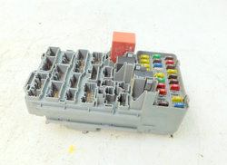 HONDA CIVIC VII 1.4 02r SKRZYNKA BEZPIECZNIKÓW 3820A-S6A-G100