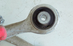 AUDI A6 C5 2.4 1997r - WAHACZ PRAWY PRZÓD