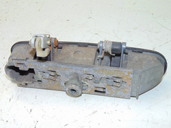 AUDI A6 C5 2.8 98r KLAMKA DRZWI TYŁ LEWY