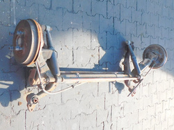 PEUGEOT 206 1.4 2001r BELKA ZAWIESZENIA TYŁ BĘBNY 