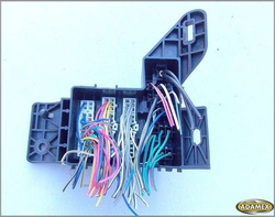 PONTIAC VIBE 1.8 VVT-i 06r - SKRZYNKA PRZEKAŹNIKÓW