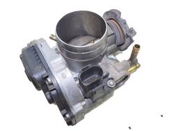AUDI A3 8L 1.8 96-03r PRZEPUSTNICA 06A123064J