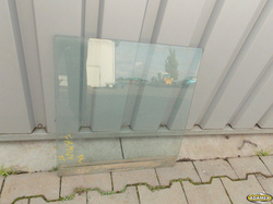 SSANGYONG FAMILY 2.5D 1994r  SZYBA  PRAWA  TYŁ