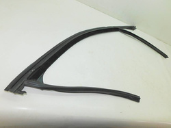 BMW X6 F16 M50d USZCZELKA RAMKA DRZWI PRAWA PRZÓD 