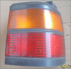 VW PASSAT B3  1992 KOMBI - LAMPA KAROSERYJNA PRAWA