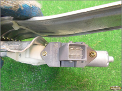 TOYOTA AVENSIS T25 HB PODNOŚNIK SZYBY LEWY TYŁ 