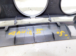 SKODA OCTAVIA II 2005r RAMKA OSŁONA MASKOWANICA ZAŚLEPKA  RADIA 