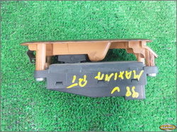 NISSAN MAXIMA QX 98r - PRZEŁĄCZNIK SZYBY PRAWY TYŁ