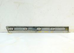 MERCEDES W210 LIFT SEDAN 2.2 CDI 01r LISTWA DRZWI LEWY TYŁ A2106909162