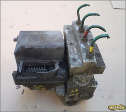 RENAULT SAFRANE 2.2 95r - POMPA ABS