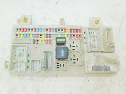 FORD FOCUS C-MAX MK1 SKRZYNKA BEZPIECZNIKÓW MODUŁ BSI