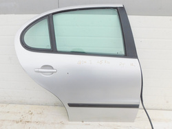SEAT LEON I 1.9 TDI 04r DRZWI PRAWY TYŁ HB 5D SREBRNE L57N