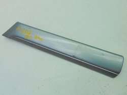 MERCEDES W202 2.0 94r LISTWA BŁOTNIKA PRAWY PRZÓD