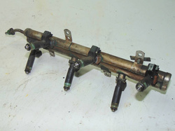 DODGE GRAND CARAVAN III 3.8 V6 04r LISTWA WTRYSKOWA