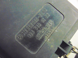 MERCEDES W124  SKRZYNKA BEZPIECZNIKÓW 1245400182