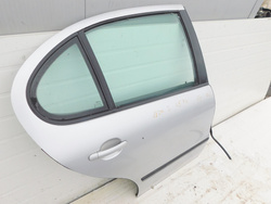 SEAT LEON I 1.9 TDI 04r DRZWI PRAWY TYŁ HB 5D SREBRNE L57N