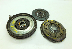 AUDI A6 C5 1.8T QUATTRO 98r SPRZĘGŁO KOMPLETNE DWUMASA 