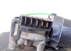 VOLVO V40 S40 1.9D 02r SILNIK WYCIERACZKI TYŁ 